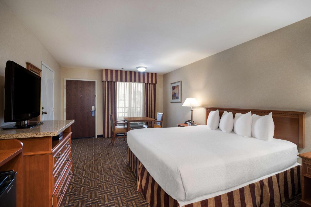 Best Western Norwalk Inn Exterior foto