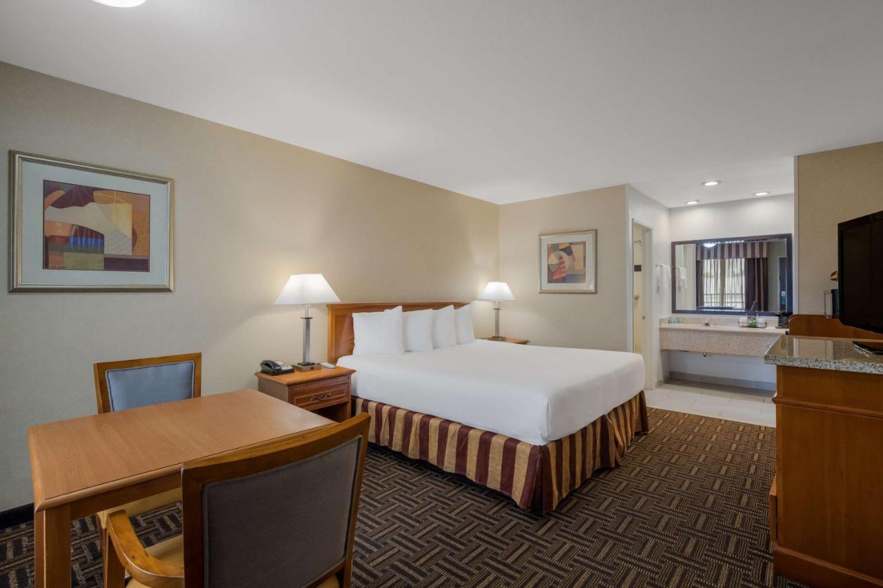 Best Western Norwalk Inn Exterior foto